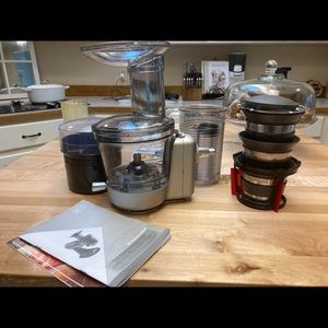Kitchen Aid Attachment juicer + saucer